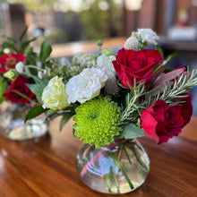 Load image into Gallery viewer, Petite Centerpiece