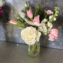 Load image into Gallery viewer, Petite Arrangement