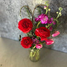 Load image into Gallery viewer, Petite Arrangement