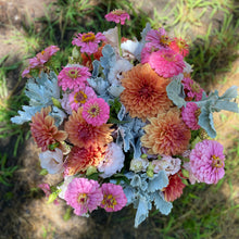 Load image into Gallery viewer, 9 Week Summer Bouquet Farmer&#39;s Market and Farm Stand Subscription
