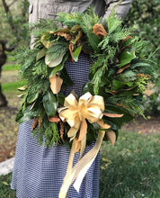 Load image into Gallery viewer, Winters Wonder Wreath Workshop
